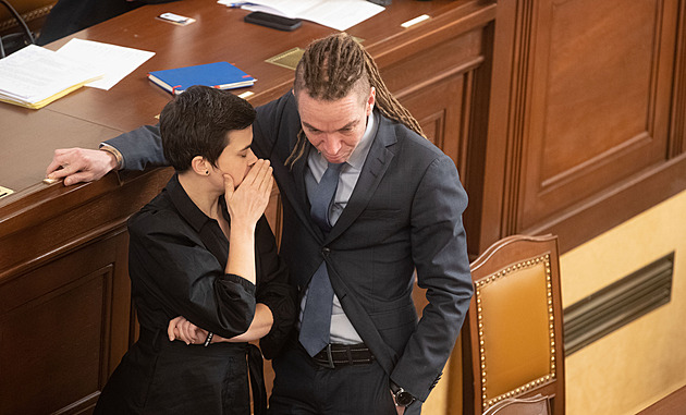 Bartoše těší, že koalice uznala potřebu zvýšit rodičovský příspěvek