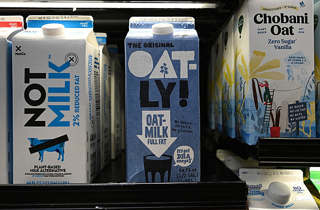 Rostlinné nápoje se mohou jmenovat mléko, navrhl americký regulační orgán