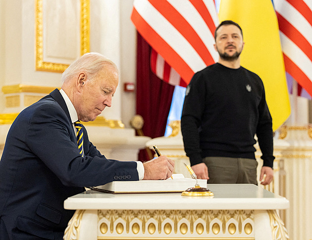 STALO SE DNES: Biden navštívil Kyjev. Vláda schválila návrh na nižší růst penzí