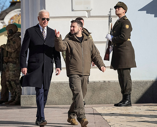 Bidenova návštěva je velmi symbolická, jednání o míru však nepřibližuje