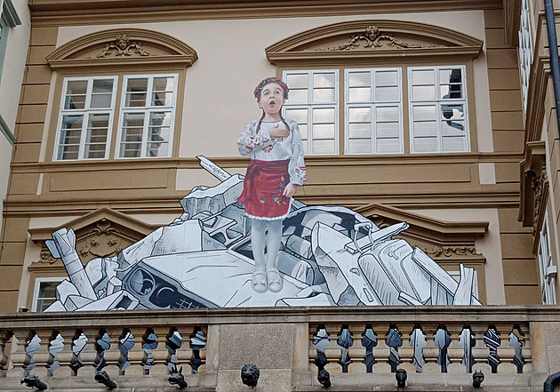 Poslanci uctili oběti Putinovy války, zpřísní výplatu dávky uprchlíkům