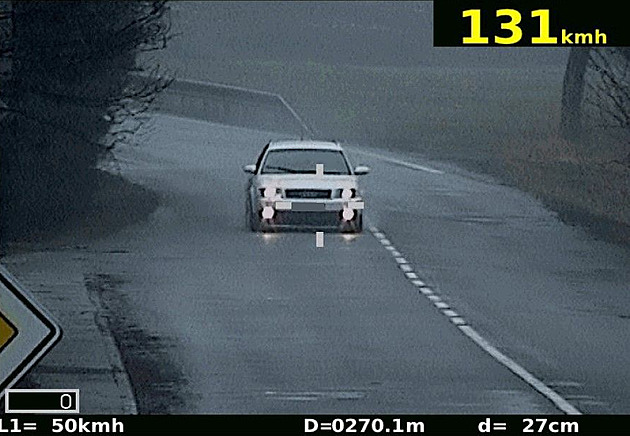 Šofér se řítil obcí 131 km/h. Spěchal jsem do práce, vysvětlil policistům