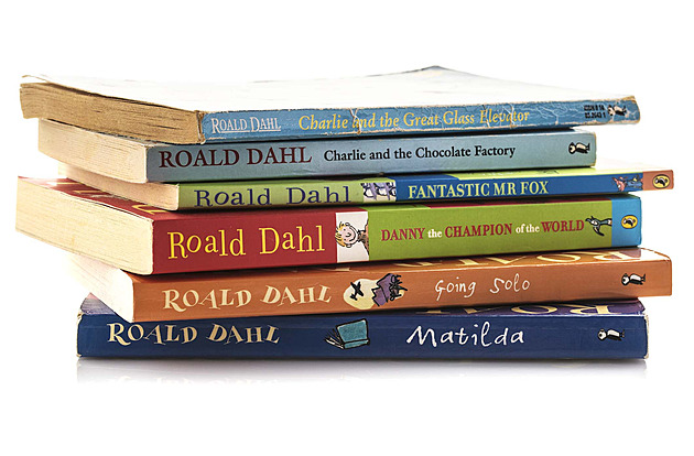 Pokrokáři přepsali dětské knihy Roalda Dahla. Je to hanba, říká Rushdie