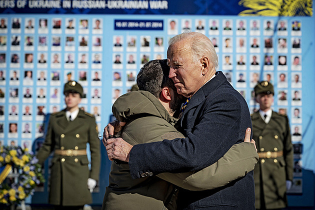 Ukrajina potřebuje na válku tři miliardy denně. Biden ale stále nedokáže přesvědčit republikány o další pomoci