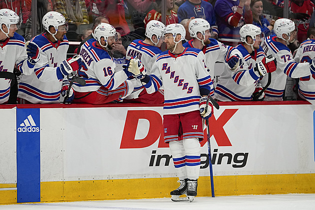 Chytil asistoval u výhry, Buffalo a Pittsburgh rozdaly po sedmi gólech