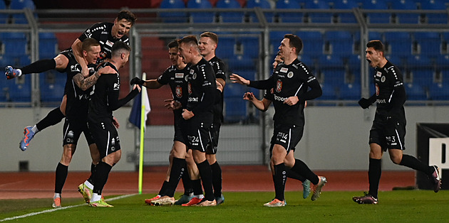 Ostrava - Hradec 0:2, třetí porážka v řadě a problémy. Laštůvka nepodržel