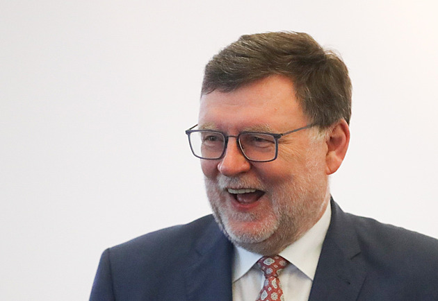 Vláda se chytá do vlastních pastí. Baron Prášil by na ni byl jistě hrdý, lidé ale díky tomu trpí