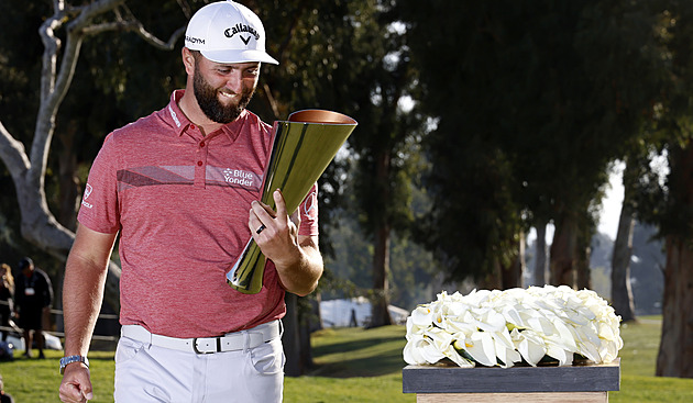 Golfista Rahm se po výhře v Pacific Palisades vrátil do čela žebříčku