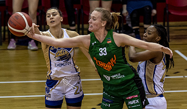 Basketbalistky Žabin získaly po výhře nad Chomutovem podevatenácté Český pohár