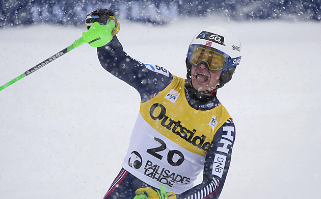 Norský lyžař Steen Olsen vyhrál po diskvalifikaci Ginnise poprvé závod SP