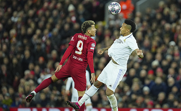 ONLINE: Liverpool se snaží zvrátit výsledek na Realu, Neapol v LM hostí Frankfurt