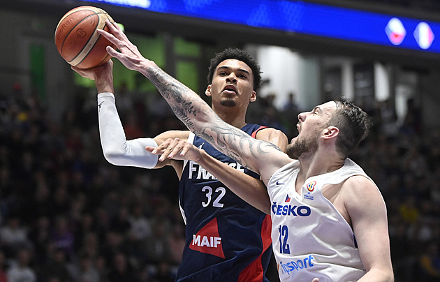 Skvěle začali, zázračného Wembanyamu nezkrotili. Basketbalisté podlehli Francii