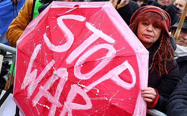 Za mír aneb o jedné zdrženlivosti. Co nám evokují slova „protiválečná demonstrace“