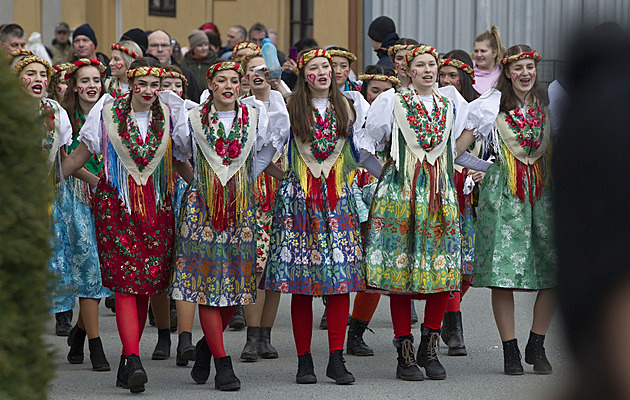 Na chodský masopust si lidé berou dovolenou, po pěti dnech ho ukončil průvod