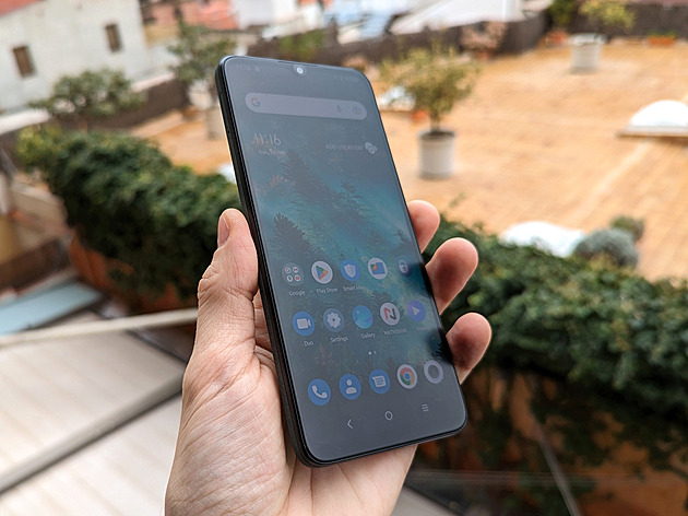 Smartphone s matným displejem je skvělý nápad. Zatím koupíte tablet
