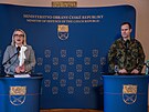 Ministryn obrany Jana ernochová a náelník generálního tábu Karel ehka...