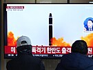 Jihokorejský zpravodajský kanál vysílá odpálení balistických stel, které v...