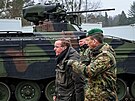 Ministr obrany Boris Pistorius u bojového vozidla pchoty typu Marder v...
