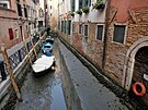 Benátské kanály vyschly. Msto zaívá nebývale slabý píliv
