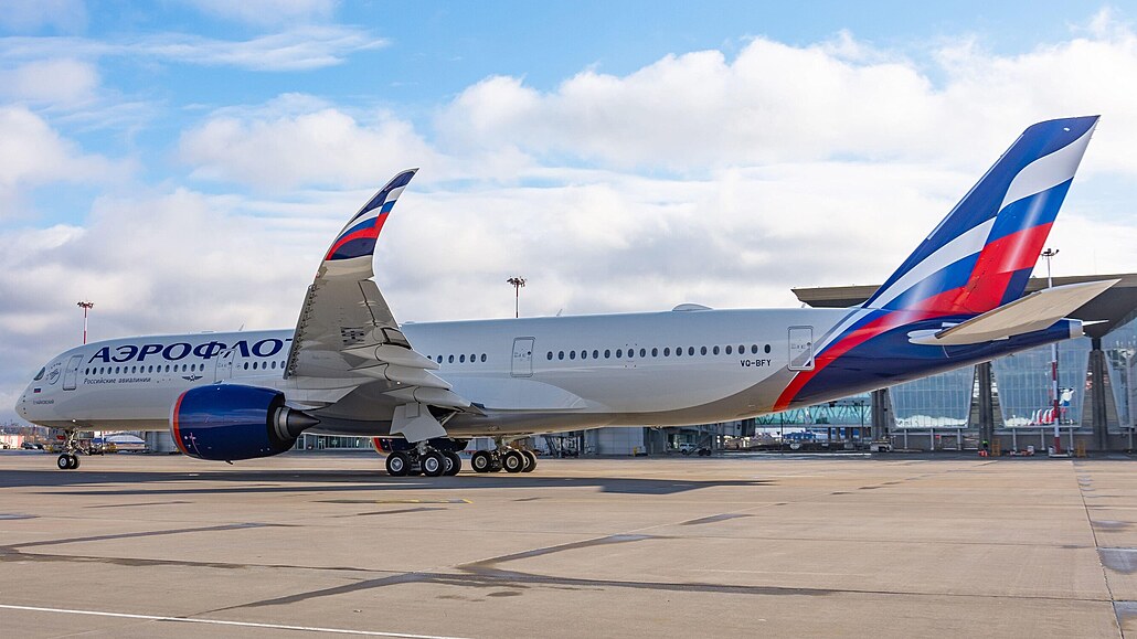 Letoun aerolinek Aeroflot na petrohradském letiti Pulkovo (6. bezna 2020)