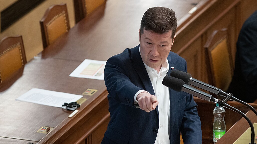 P�edseda SPD Tomio Okamura ve Sn�movn�