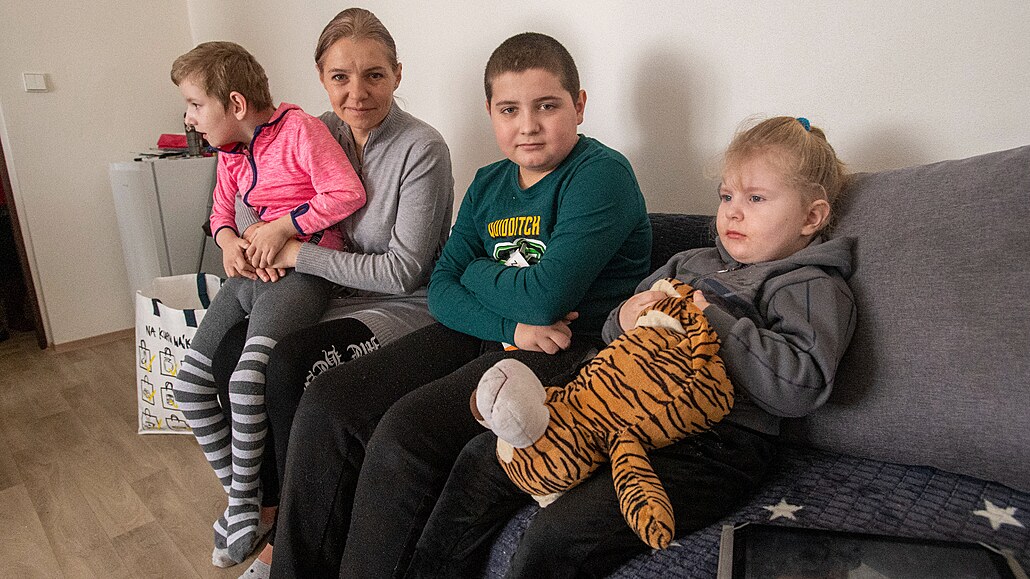 Ukrajinská rodina v mstské ubytovn. (17. února 2023)