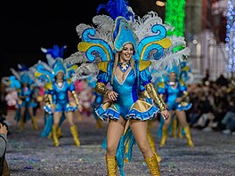 Karnevalové slavnosti trvají deset dní a spadají tradin do období tyiceti...