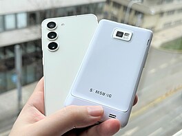 Samsung Galaxy S II a Samsung Galaxy S23