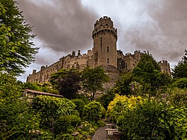 Majestátní hrad Warwick bychom na�li v hrabství Warwickshire v Anglii. Jeho...
