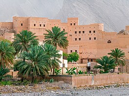Nakhal v regionu Al Batinah v severním Ománu je velkolepou pevností, stojící na...