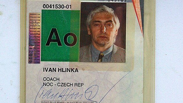 Olympijsk akreditace Ivana Hlinky, kter se k Jimu Rauovi dostala pes muzikanta Leka Semelku.