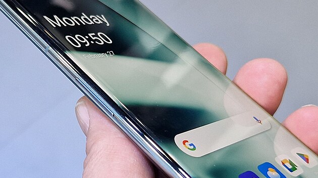 OnePlus 11 m zahnut displej. Vypad skvle, ale teba Samsung od nj u del...