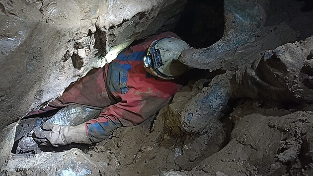 Jeskyi z Holtejnsk vzkumn skupiny objevili v Moravskm krasu nov prostory, kter rozily systm Amatrsk jeskyn.