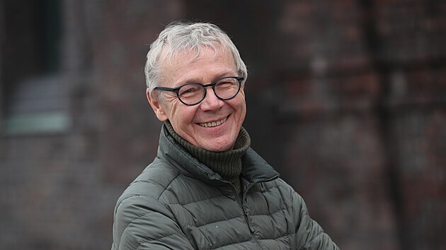 M�stsk� galerie Plato nyn� s�dl� v nov� zrekonstruovan� budov� b�val�ch jatek. Jej�m �editelem je Marek Pokorn�, kter� minul� rok obdr�el Cenu za v�tvarn� um�n� pro rok 2022.