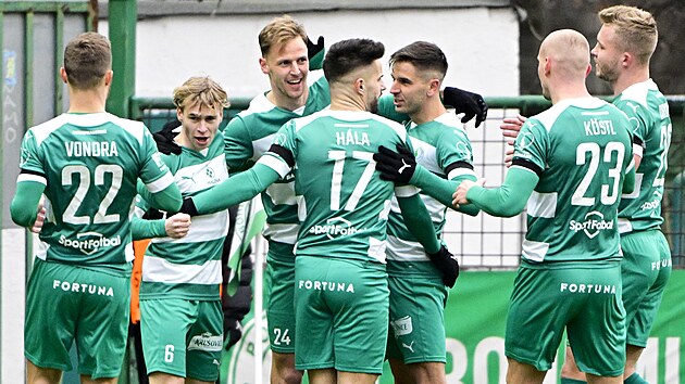 Fotbalist� pra�sk�ch Bohemians se raduj� z g�lu do s�t� brn�nsk� Zbrojovky.