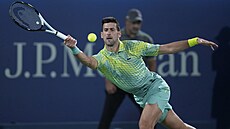 Novak Djokovi na turnaji v Dubaji narazil na Tomáe Macháe.