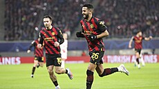 Rijád Mahriz slaví gól proti Lipsku.