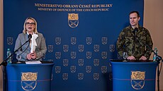 Ministryně obrany Jana Černochová a náčelník generálního štábu Karel Řehka...