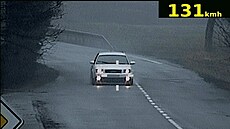 Mladík v audin se ítil obcí stoticetikilometrovou rychlostí.