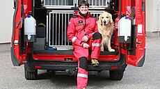 Liberec, 20. 3. 2023 - psovod Pavel Viták se psem Harrym po návratu z Turecka,...