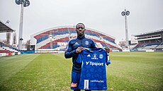 Dele Israel podepsal v Sigm� smlouvu na dva a p�l roku.