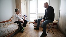 Old�i�ka Tylichová chodí o berlích. T�ebí�ské Al Paso jí pomohlo najít...