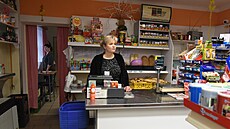 Vedoucí prodejny smíeného zboí v Provodov Pavlína Chmelaová (únor 2023).