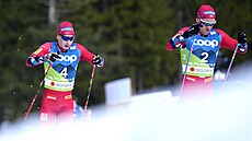 Norští běžci během skiatlonu na MS v Planici, vpravo Paal Golberg, vlevo Simen...