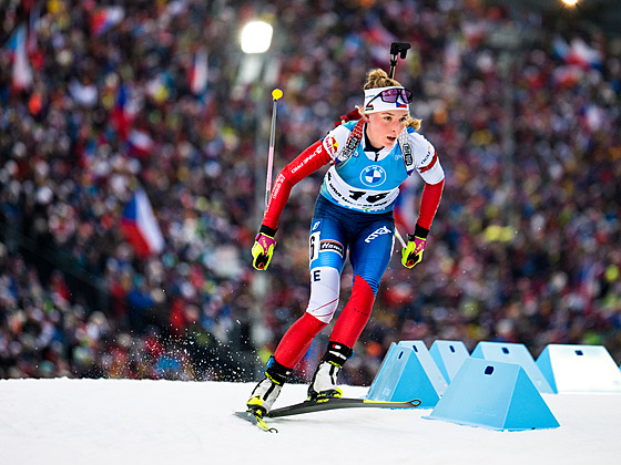 Markéta Davidová b�hem stíhacího závodu v Novém M�st� na Morav�.