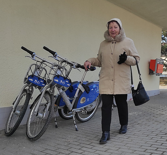 V Jihlav� se po t�ech letech zm�ní provozovatel sdílených kol. Spole�nost Nextbike od dubna 2025 nahradí pra�ská spole�nost Freebike. Ta nov� nabídne k vyp�j�ení také elektrokola.