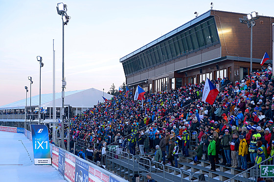 Zaplnné tribuny bhem Svtového poháru v biatlonu v Novém Mst na Morav.