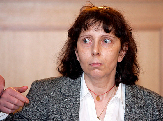 Geneviéve Lhermitteová od soudu odela s doivotním trestem. (19. prosince 2008)