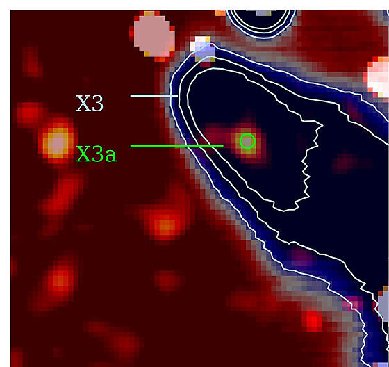 Mladá hvzda X3a poblí masivní erné díry v centru Mléné dráhy.