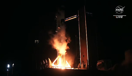Start rakety Falcon 9 s lodí CrewDragon Endeavour na misi Crew-6.